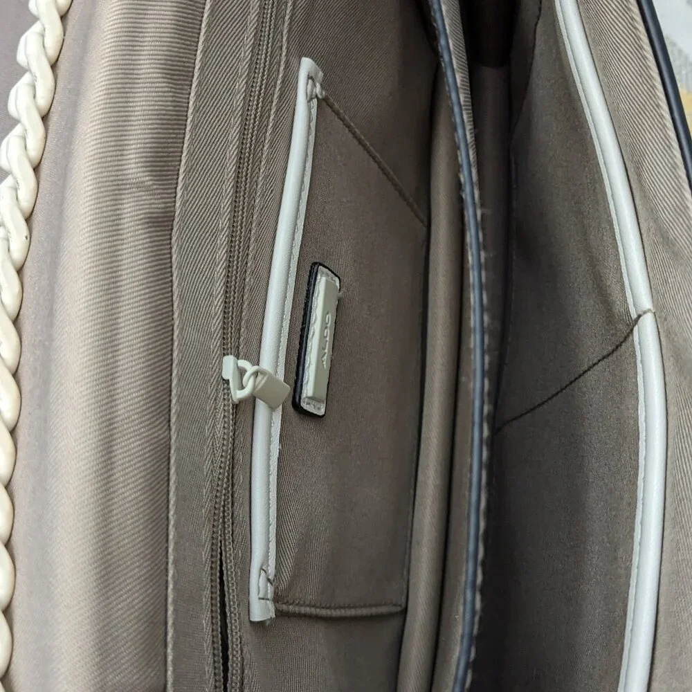 ALDO Greenwald Crossbody Bag Medium White Overflow With Metal Chain - Picture 11 of 16